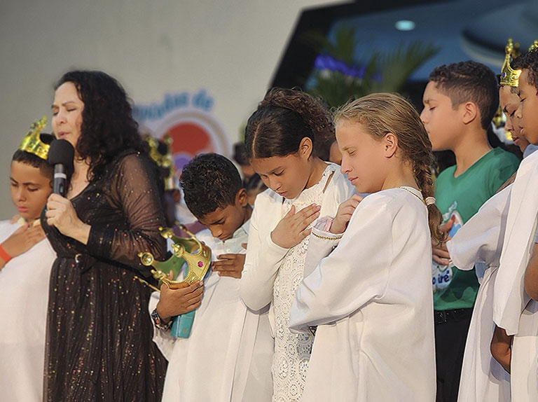 Детей и подростков из Панамы призывают положиться на Иисуса